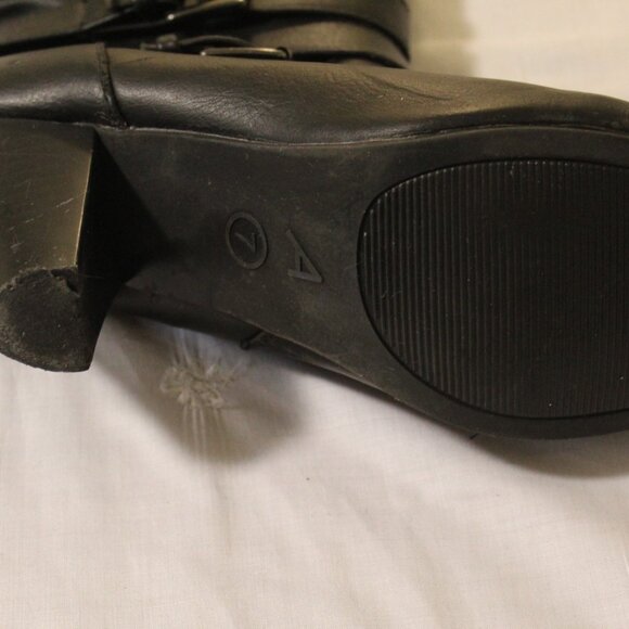 WELLINGTONS - Picture 3 of 3